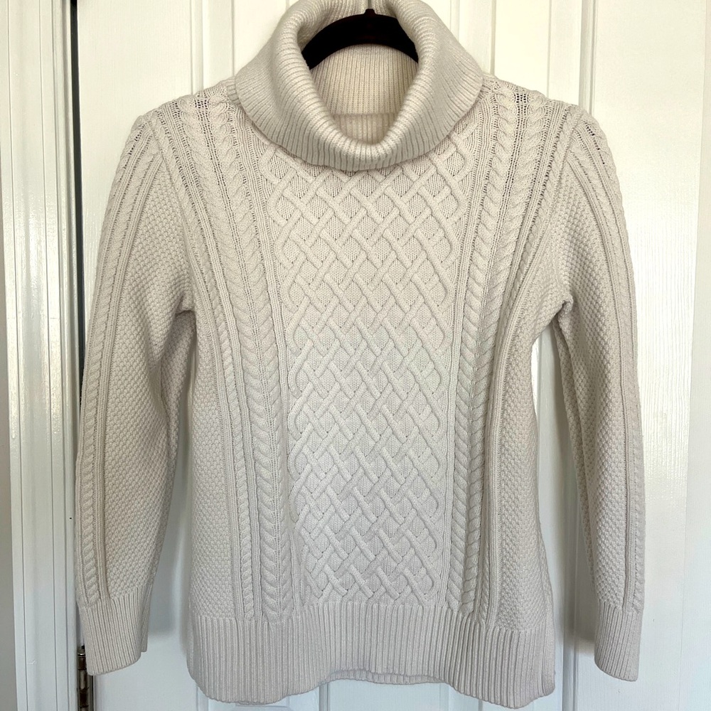 Banana Republic fisherman’s sweater. Small.